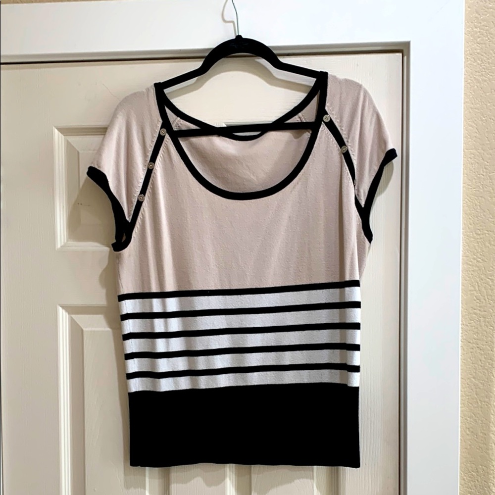 WHBM White House Black Market Blouse Top Size XL. Black tan and white colors.